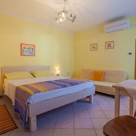 Rooms Ester Đảo Đảo Cres Ngoại thất bức ảnh