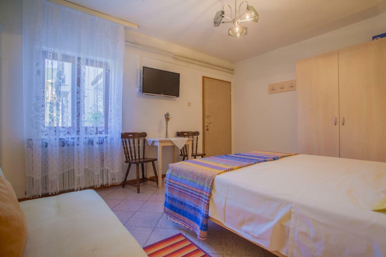 Rooms Ester Đảo Đảo Cres Ngoại thất bức ảnh