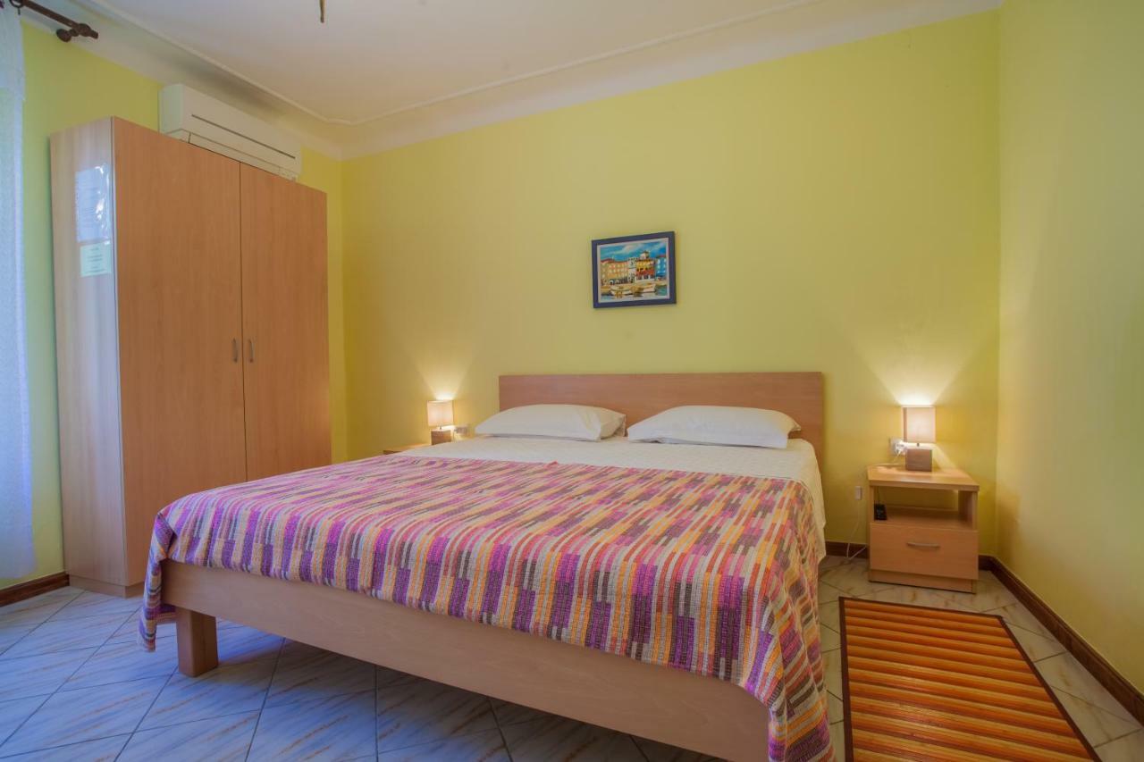 Rooms Ester Đảo Đảo Cres Ngoại thất bức ảnh