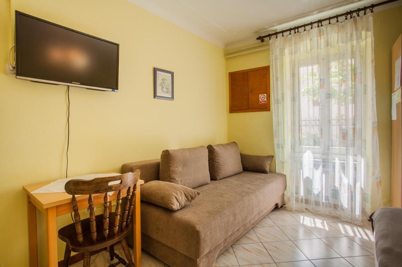 Rooms Ester Đảo Đảo Cres Ngoại thất bức ảnh